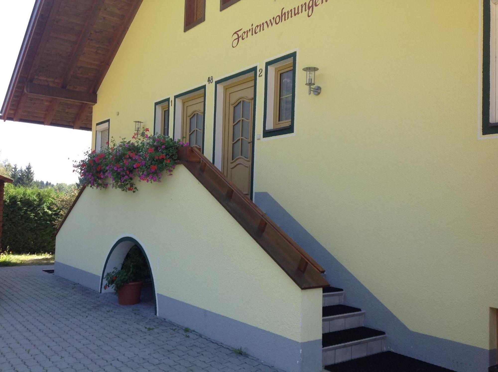 Hotel Landhaus Tirol Presseggersee Exterior foto